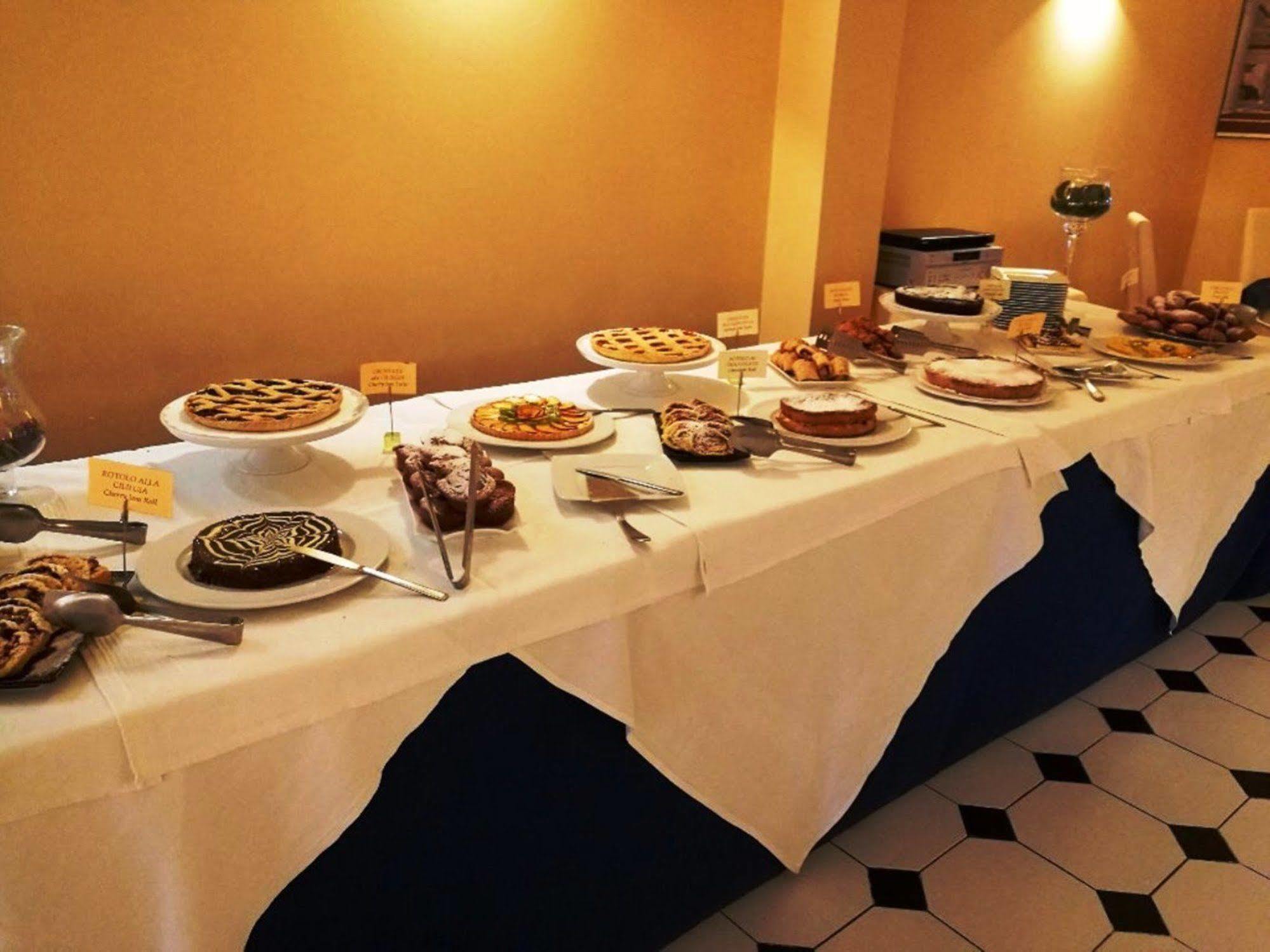 Hotel La Meridiana Urbino Exterior photo